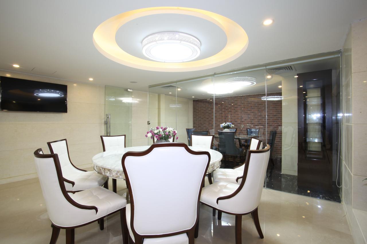 Guangzhou Jin Wan Li Business Hotel Bagian luar foto