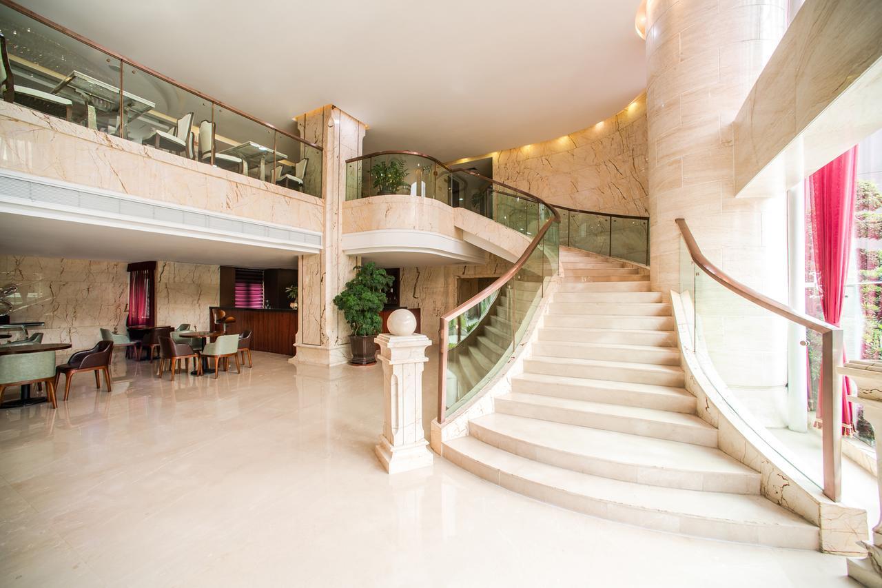 Guangzhou Jin Wan Li Business Hotel Bagian luar foto