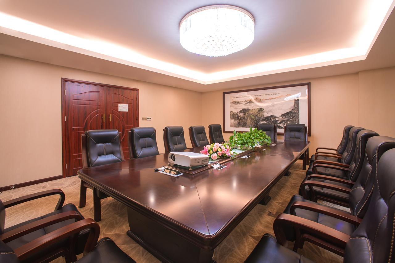 Guangzhou Jin Wan Li Business Hotel Bagian luar foto
